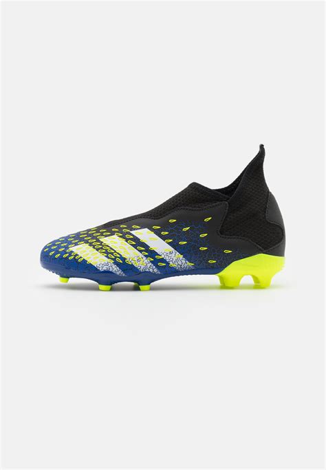 adidas fotbollsskor underlag.